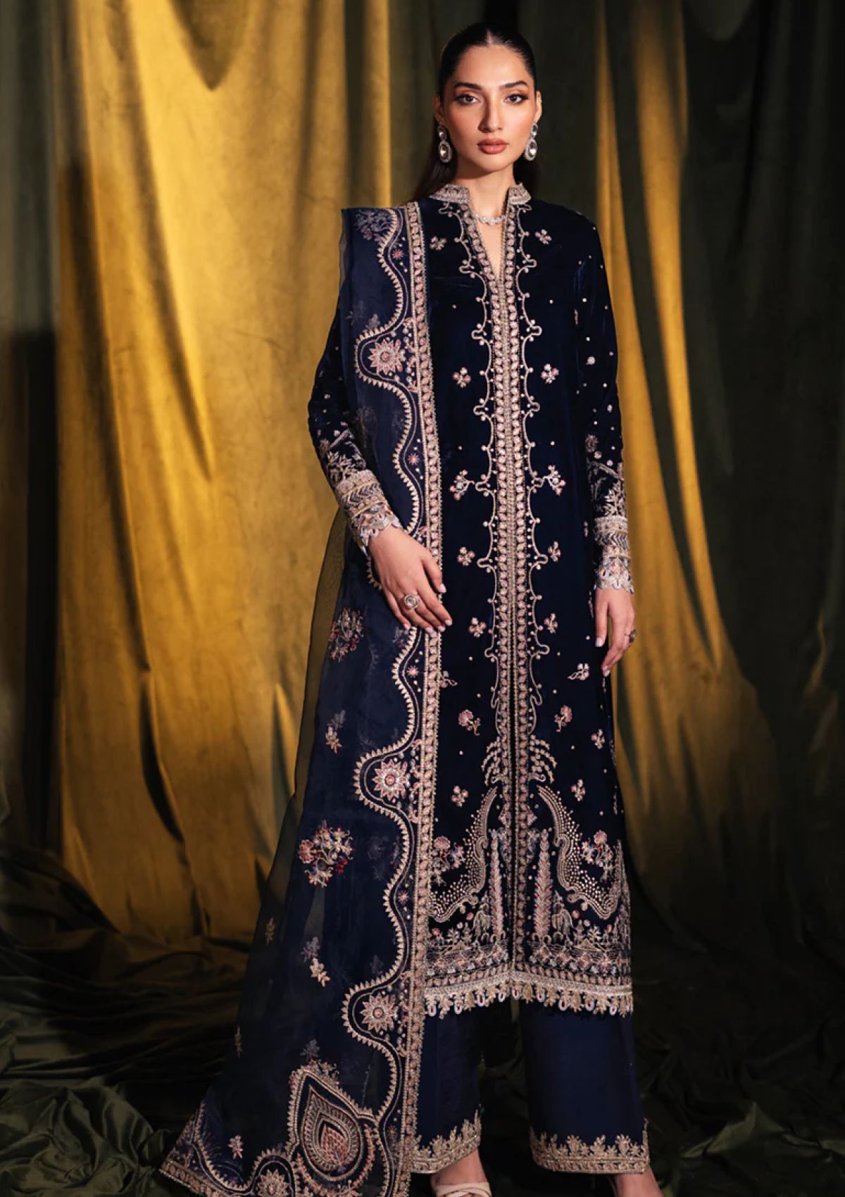 03-PIECE VELVET SUIT READY TO WARE DRESSING DESIGNER
