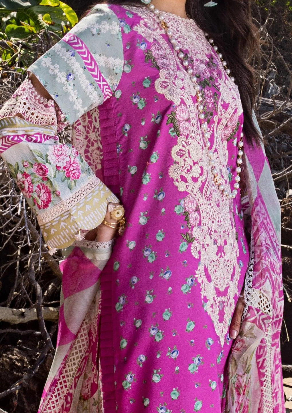 Embroidered Lawn 3 Piece Stitched Suit