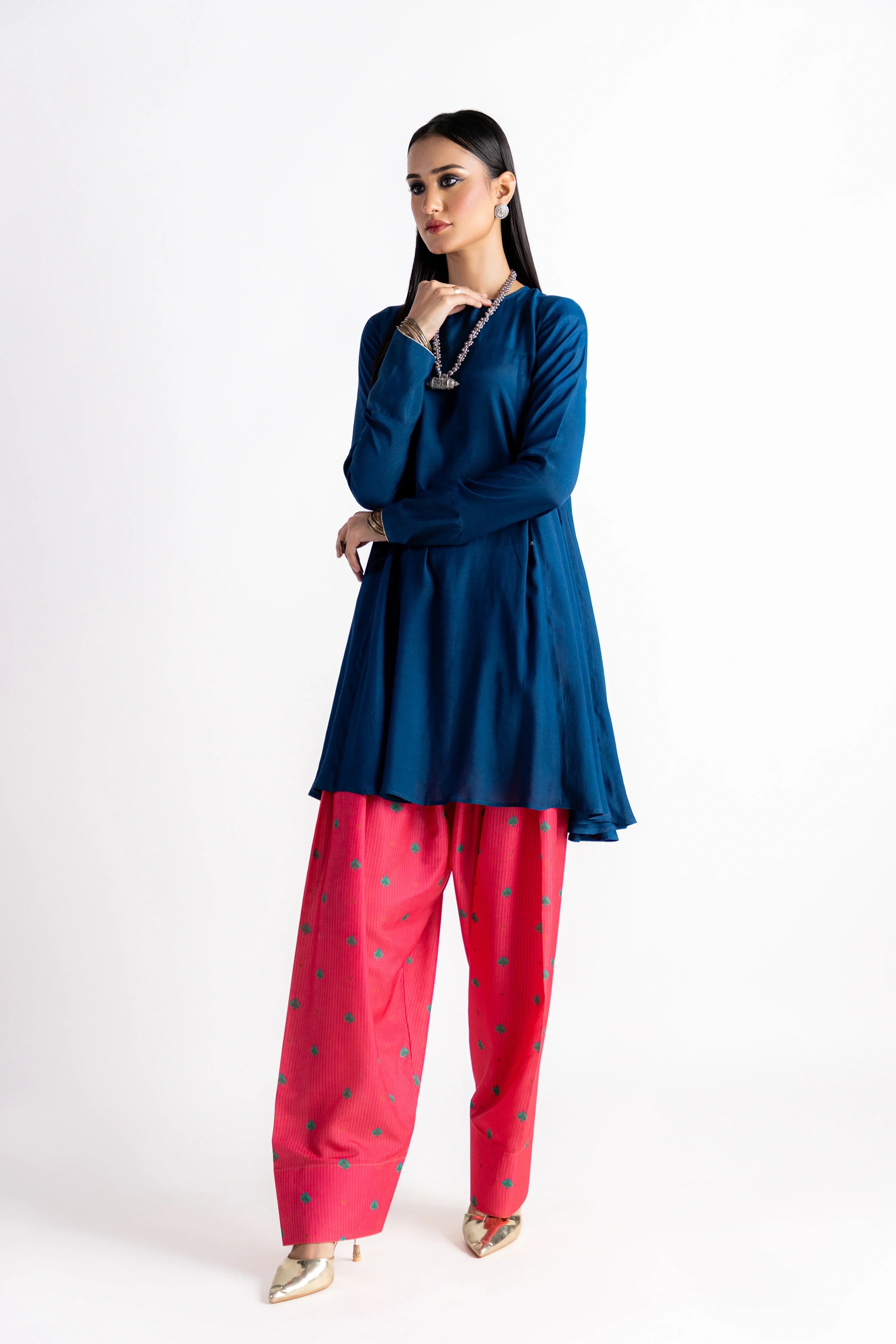 Sapphire Pishwaas