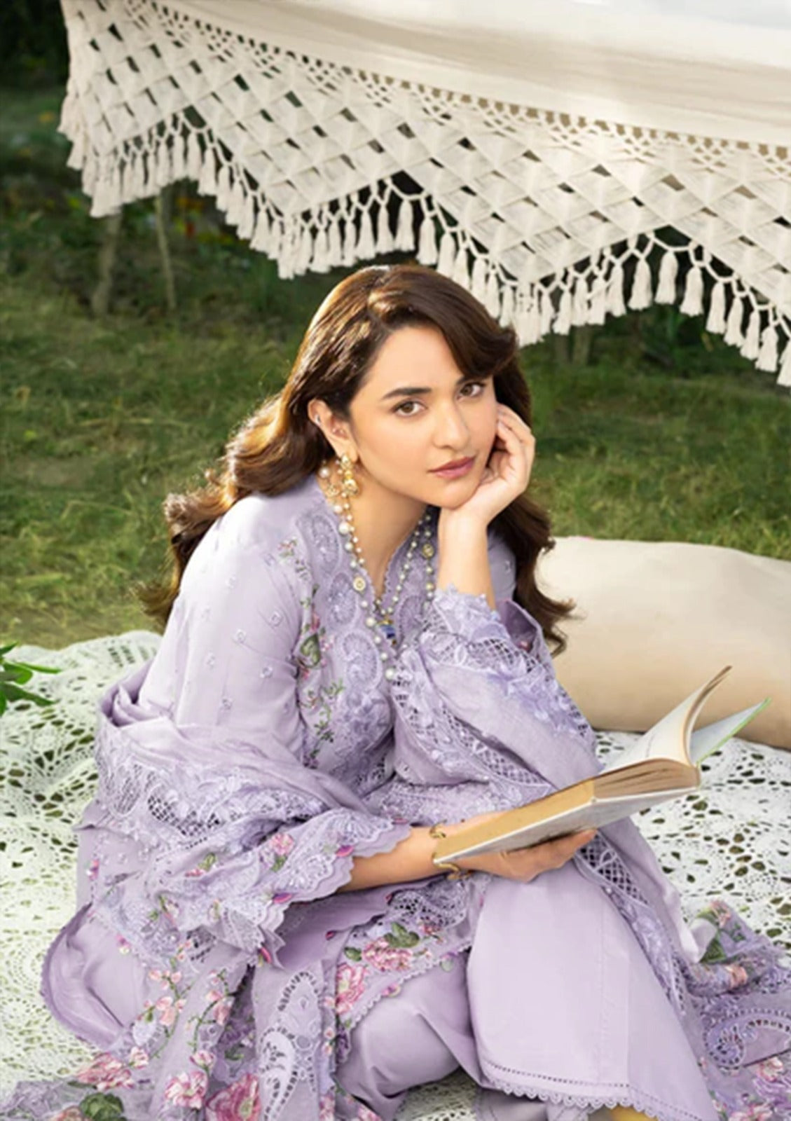 03-Piece Embroidered Lawn Suit With Jacquard Dupatta | Ready To Wear