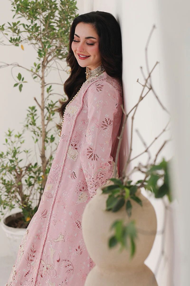 03-Piece Embroidered Lawn Suit WIth Jacquard Dupatta | Ready To Wear