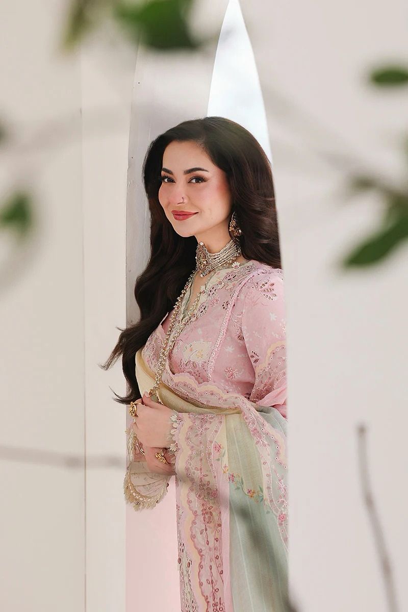 03-Piece Embroidered Lawn Suit WIth Jacquard Dupatta | Ready To Wear